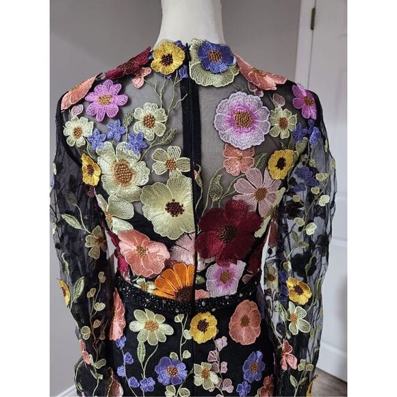 Mac Duggal Floral Embroidered Trumpet Gown Size 2 NWT - Picture 6 of 7